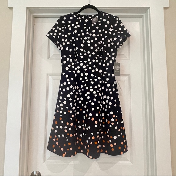 Vince Camuto Dresses & Skirts - Vince Camuto Polka Dot Short Sleeve Dress